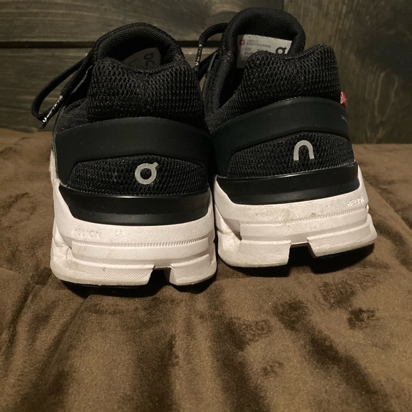 On running, cloud tec, black, size 8, helion, swiss engineering, comfy running - Picture 4 of 12